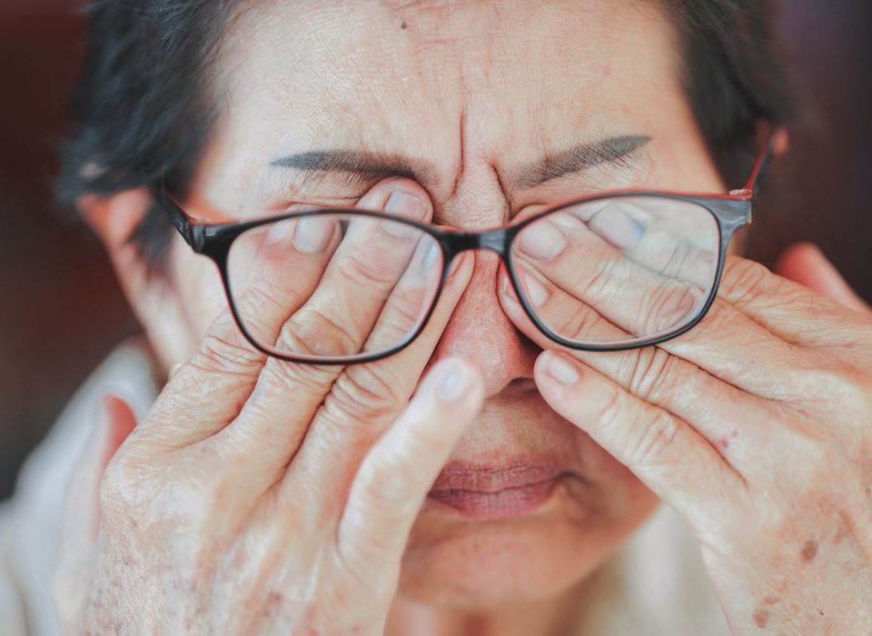 أمراض العيون عند كبار السن
