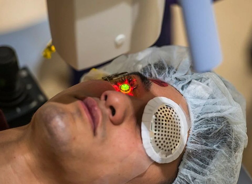 عملية تصليب القرنية