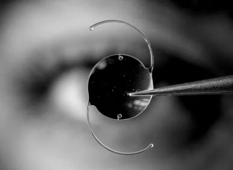 عدسات EDOF و LAL