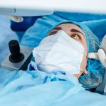 هل عملية الليزر للعيون مؤلمة