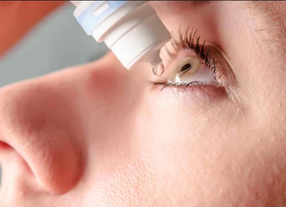 دم في العين