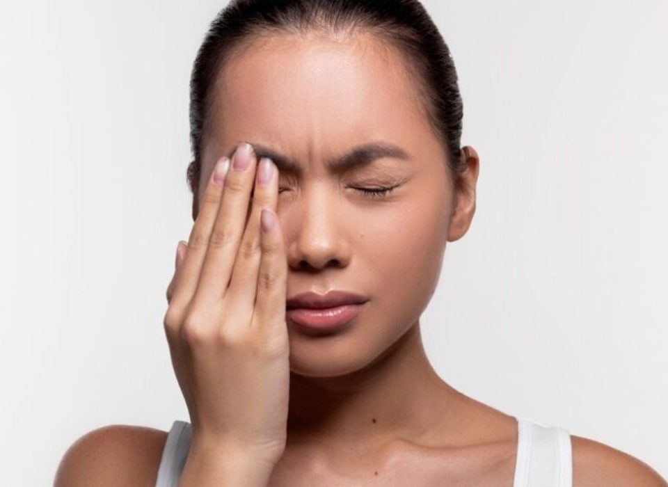 أعراض العين القويه