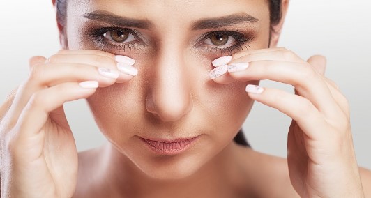 رفرفة العين