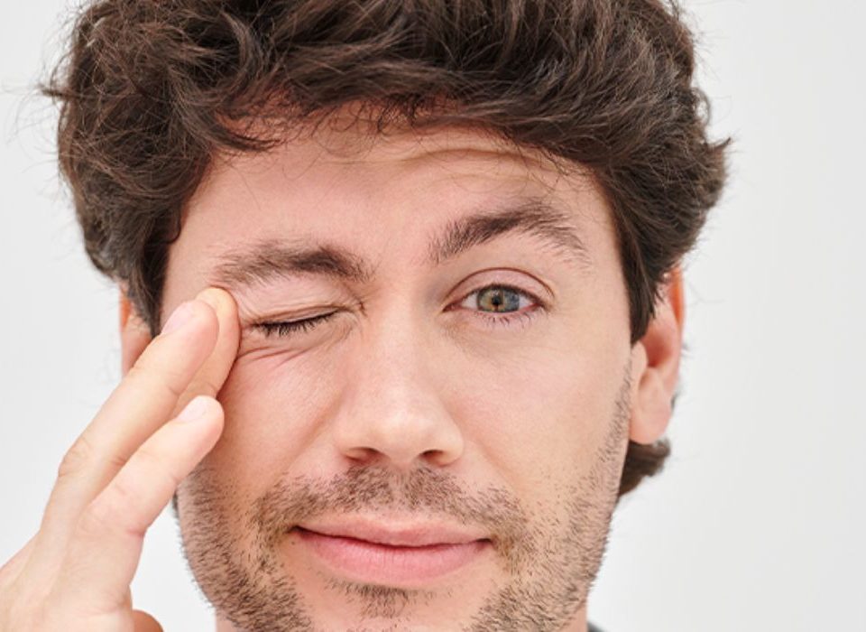 رفرفة العين