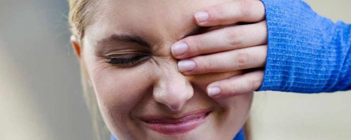 رفرفة العين اليسرى