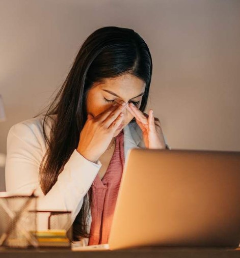 اسباب وجع العين اليسرى