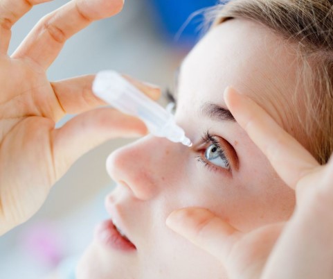 اسباب وجع العين اليسرى