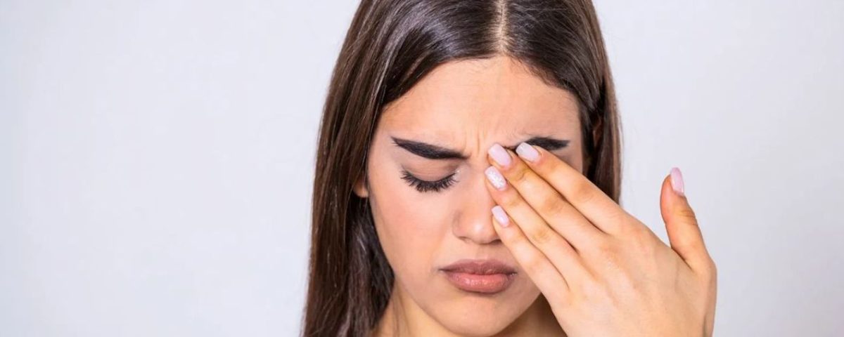 اسباب وجع العين اليسرى