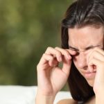 علاج جفاف العين في المنزل