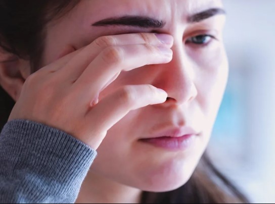 تدميع العين المستمر