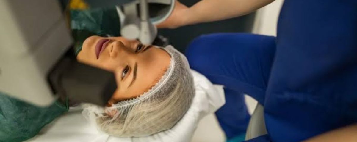 العناية بالعين خلال الأسبوع الأول بعد تصحيح النظر