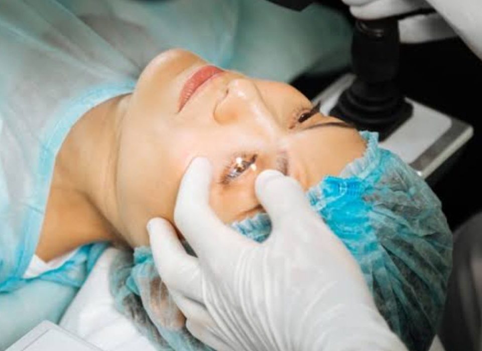 طرق علاج المياه البيضاء